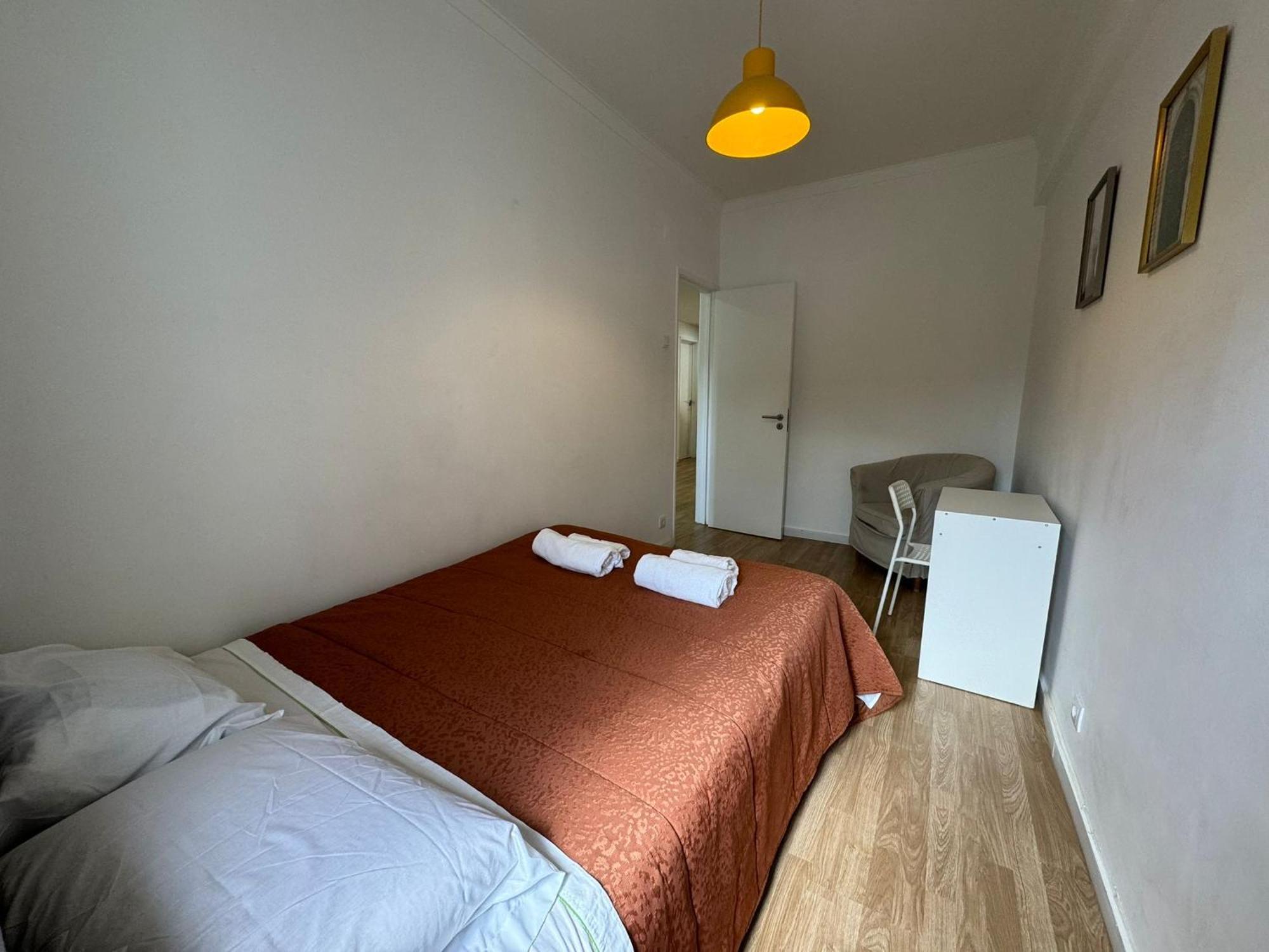 Almada Big Flat Next To Lisbon And Caparica Beach Exterior foto