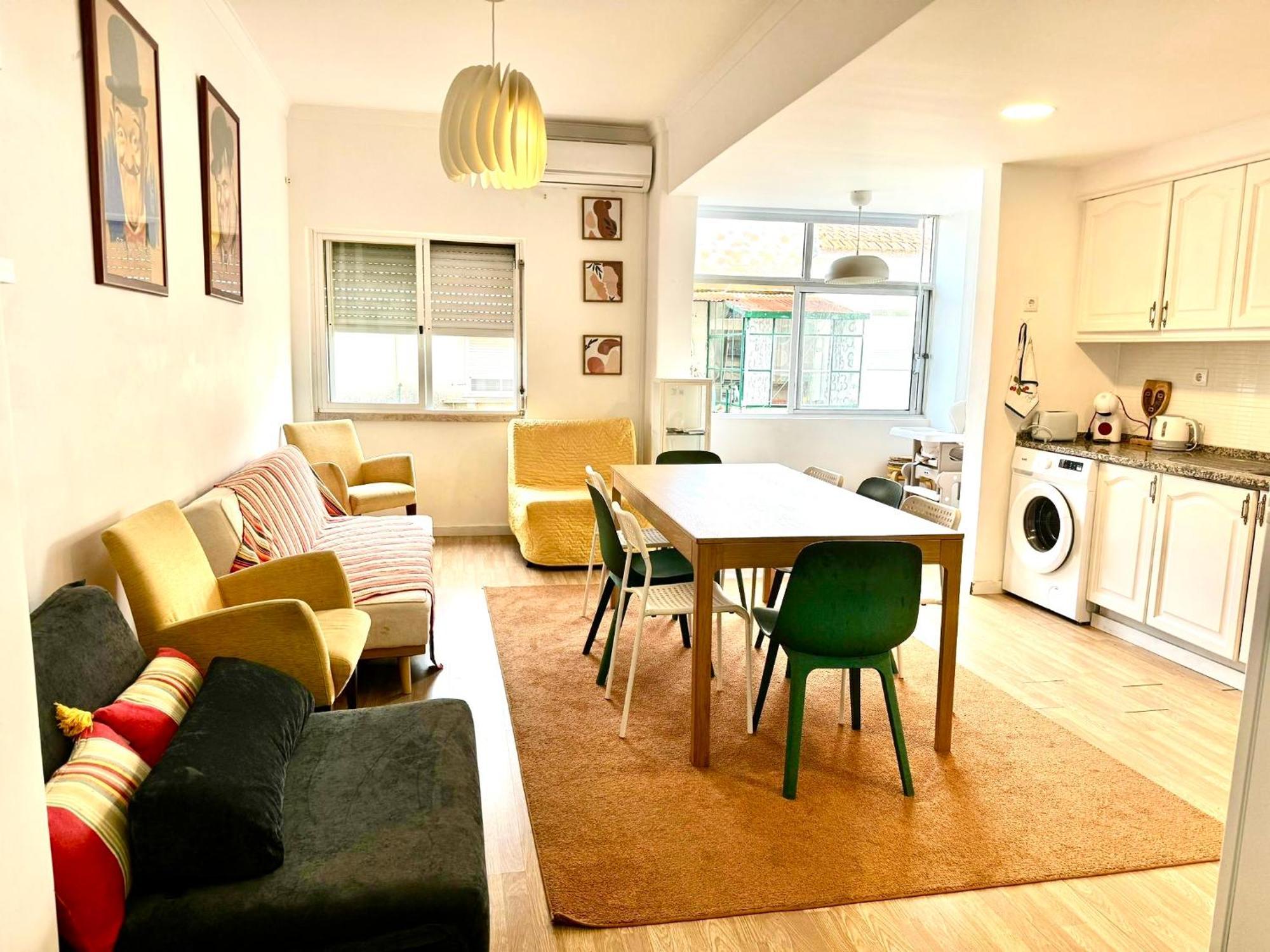 Almada Big Flat Next To Lisbon And Caparica Beach Exterior foto