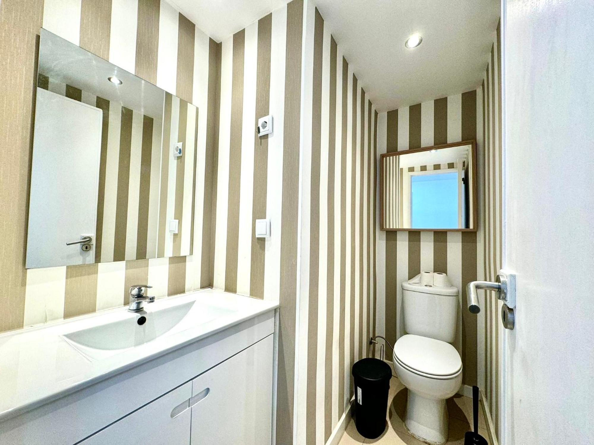 Almada Big Flat Next To Lisbon And Caparica Beach Exterior foto